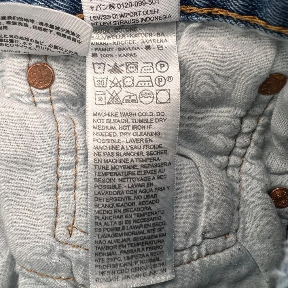 Levis 501 Original Fit Mens Light Wash Blue Straight Leg Button Fly Jeans W34